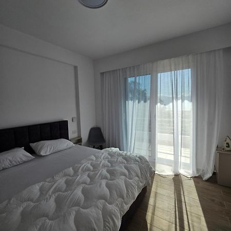 Sea & Sun Apartment Vlorë Exterior foto